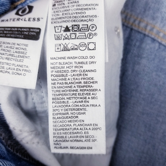 Levi's SilverTab A37010001 High-Waisted Mom Shorts NWT size 31 - Picture 9 of 10